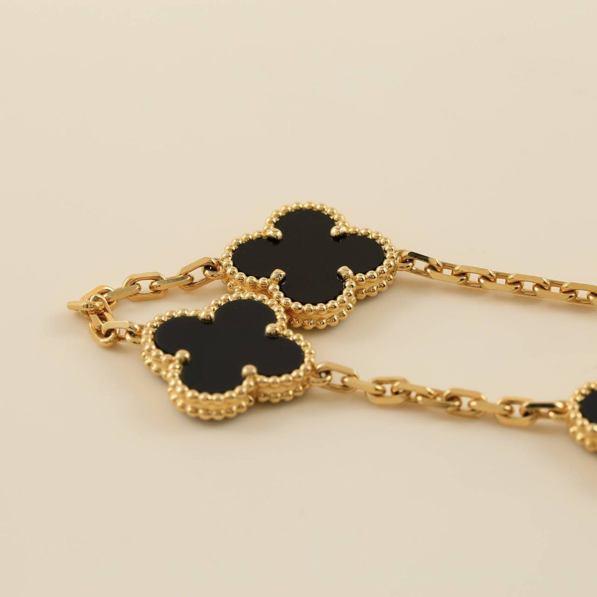 [Stellar Jewelry] CLOVER 5 MOTIF ONYXS BRACELET COLLECTION