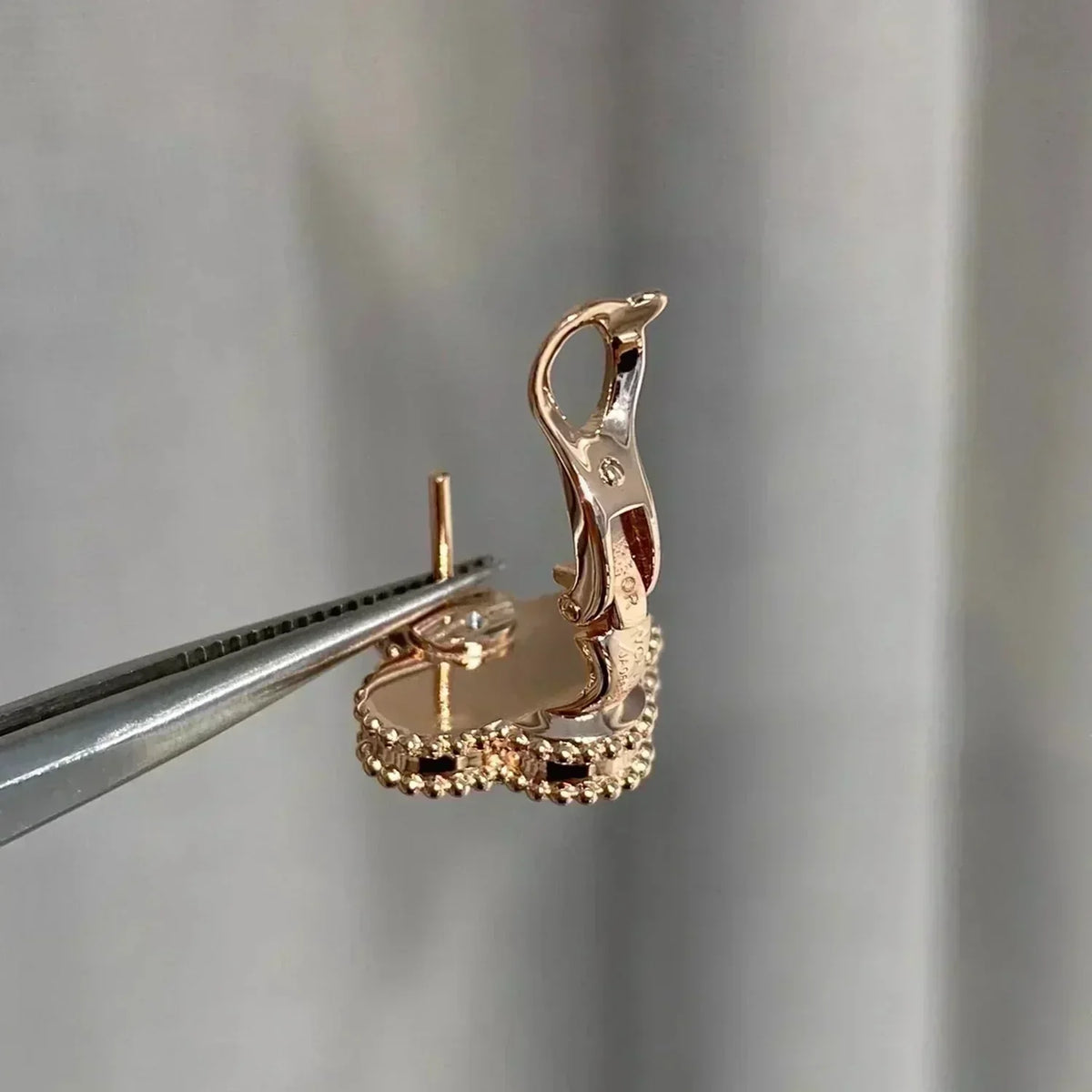 [Stellar Jewelry]CLOVER MEDIUM 1 MOTIFS  PINK MOP DIAMOND EARRINGS