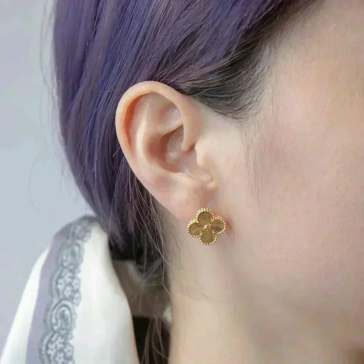 [Stellar Jewelry]CLOVER MEDIUM 1 MOTIFS LASER EARRINGS