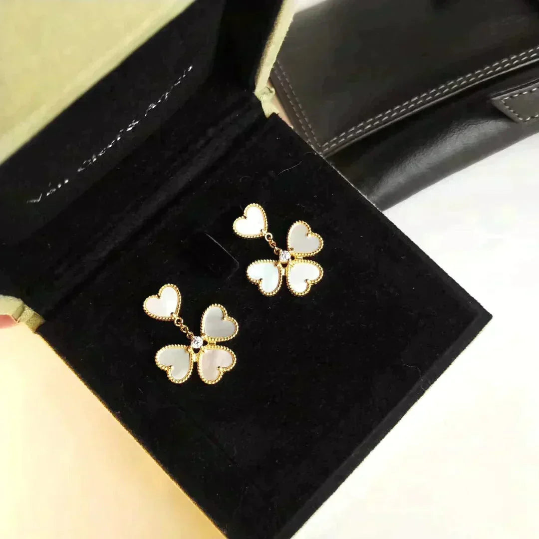 [Stellar Jewelry]CLOVER SWEET WHITE MOP EARRINGS