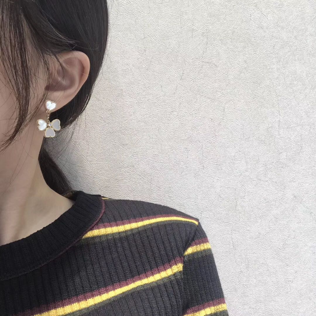 [Stellar Jewelry]CLOVER SWEET WHITE MOP EARRINGS