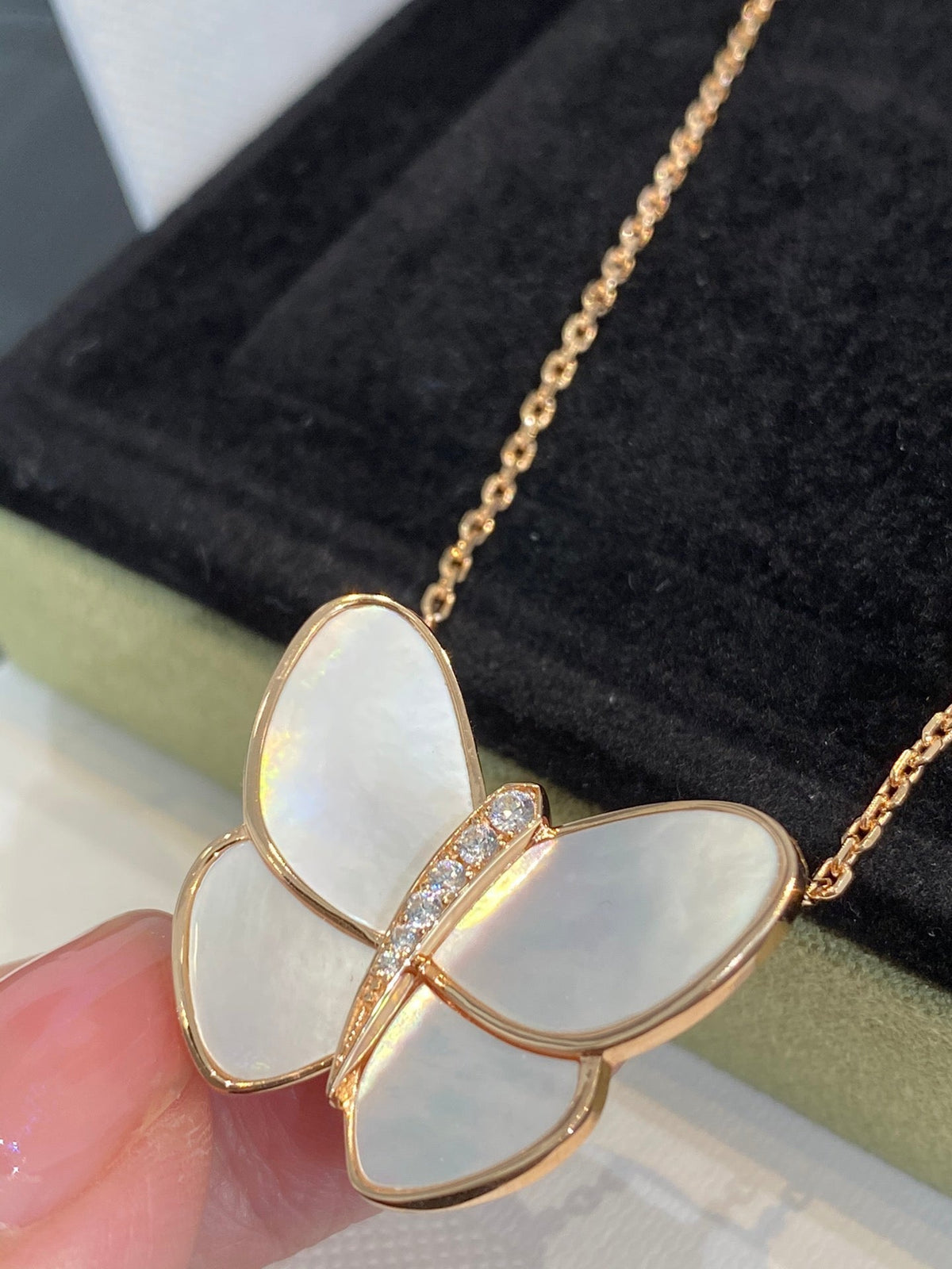 [Stellar Jewelry]BUTTERFLY GOLD MOP DIAMOND NECKLACE