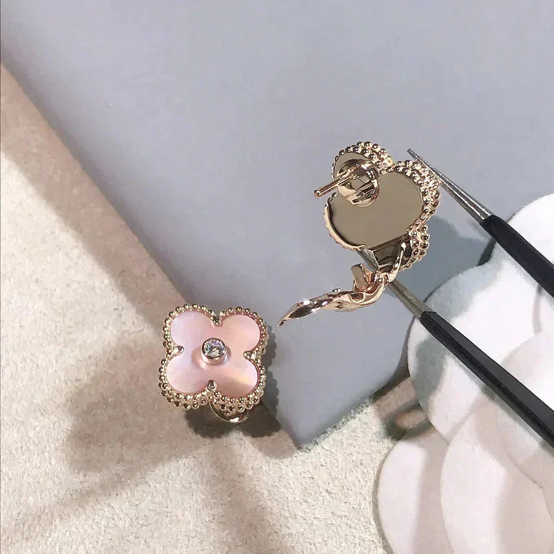 [Stellar Jewelry]CLOVER MEDIUM 1 MOTIFS  PINK MOP DIAMOND EARRINGS