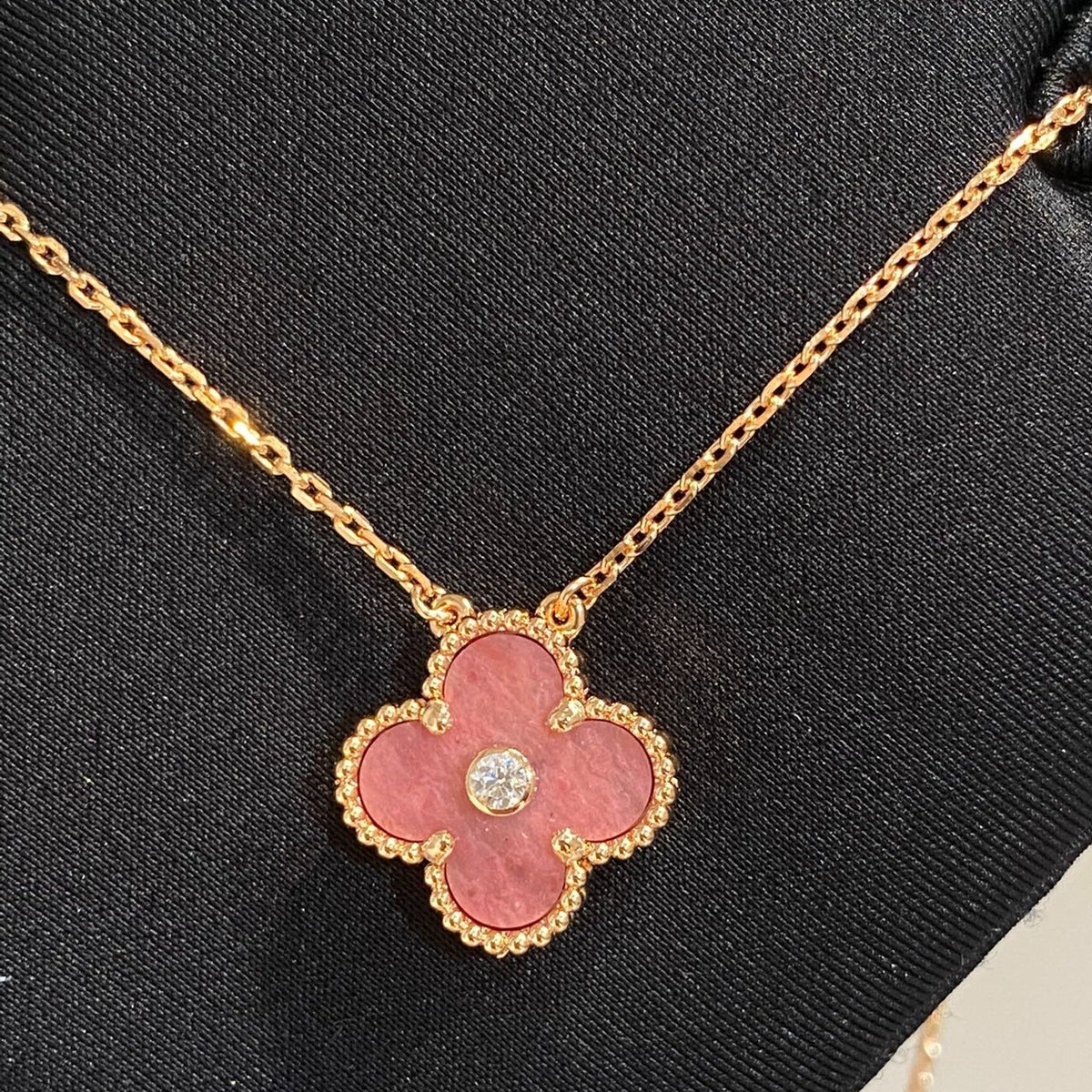 [Stellar Jewelry]CLOVER 15MM DIAMOND RHODONITE NECKLACE
