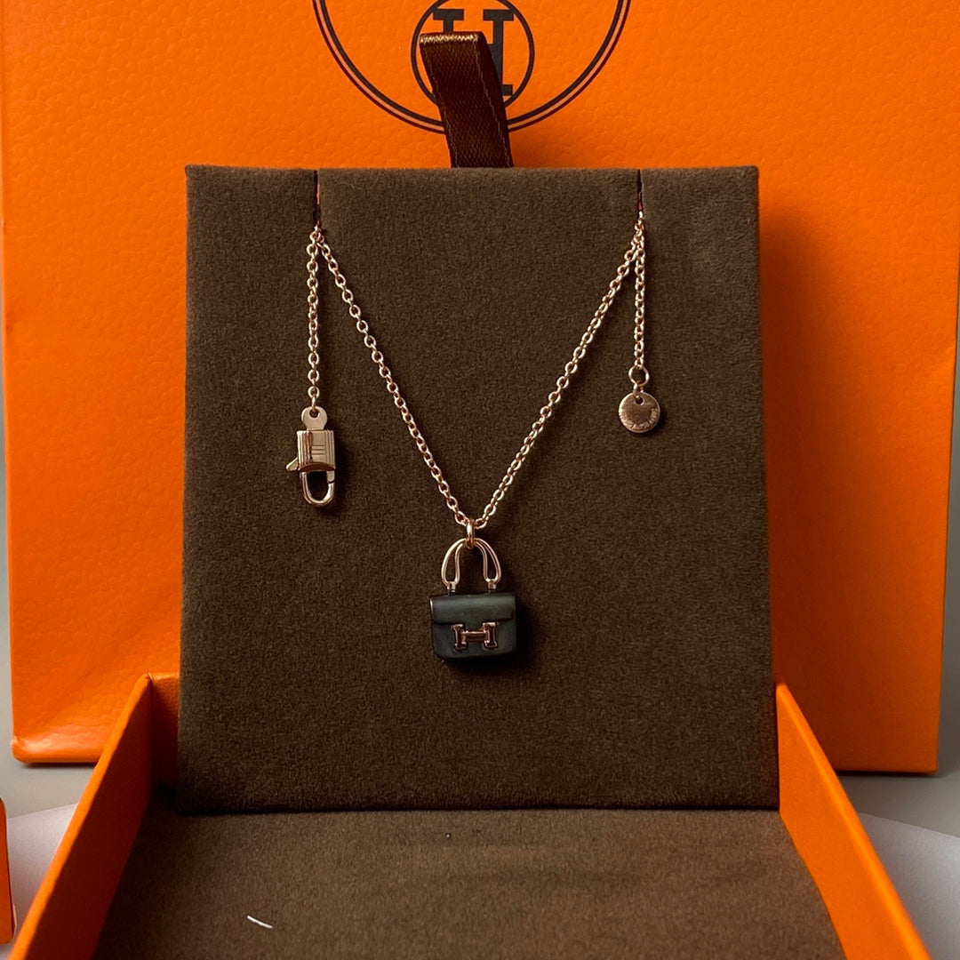 [Stellar Jewelry]CONSTANCE BLACK PEDANT PINK GOLD NECKLACE