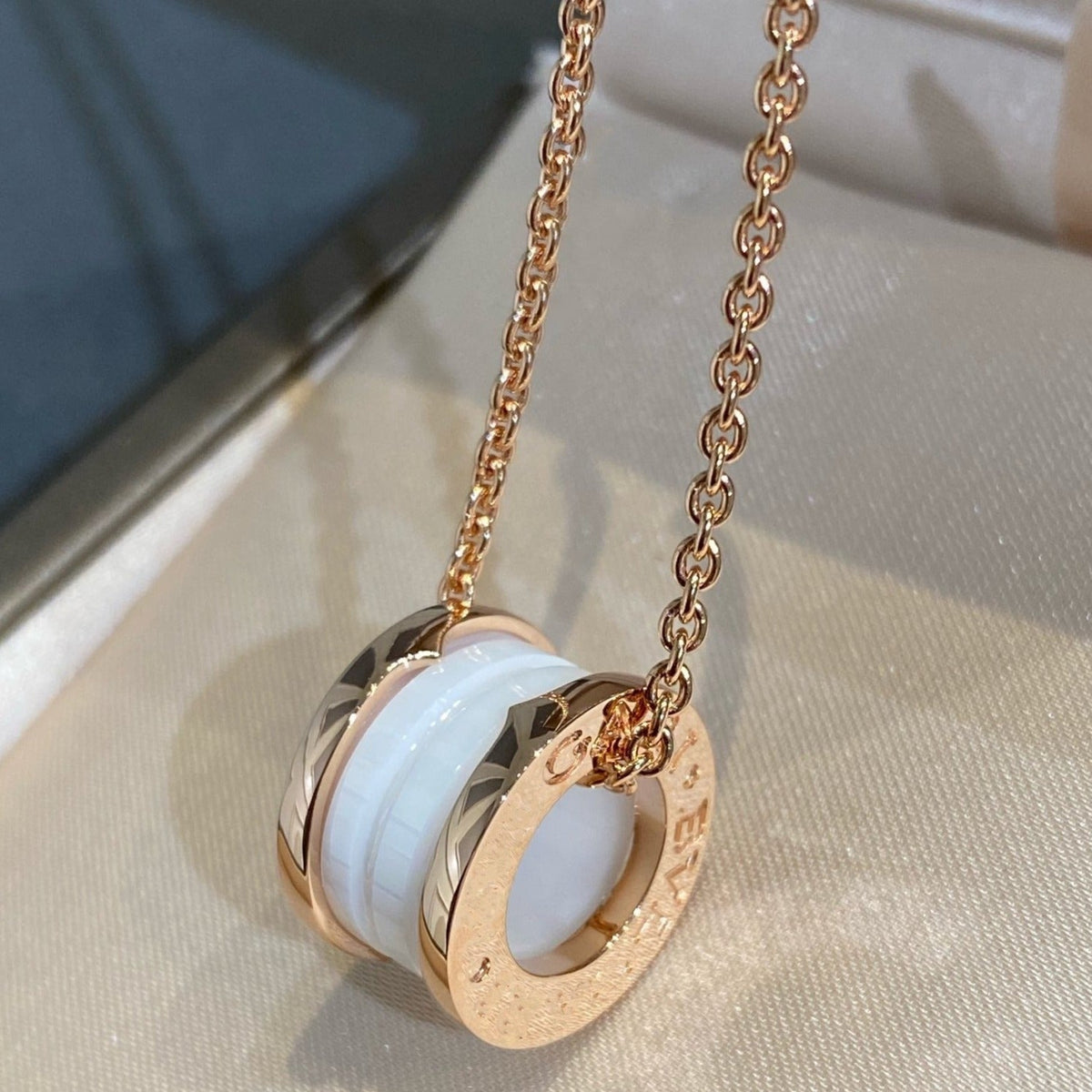 [Stellar Jewelry]ZERO 1 WHITE CERAMIC PINK GOLD NECKLACE
