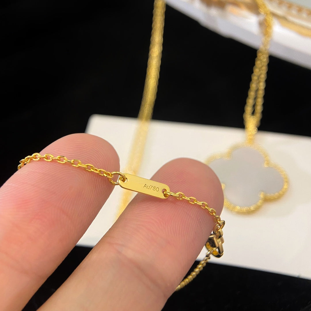 [Stellar Jewelry]CLOVER 25MM MOP LARGE PENDANT NECKLACE
