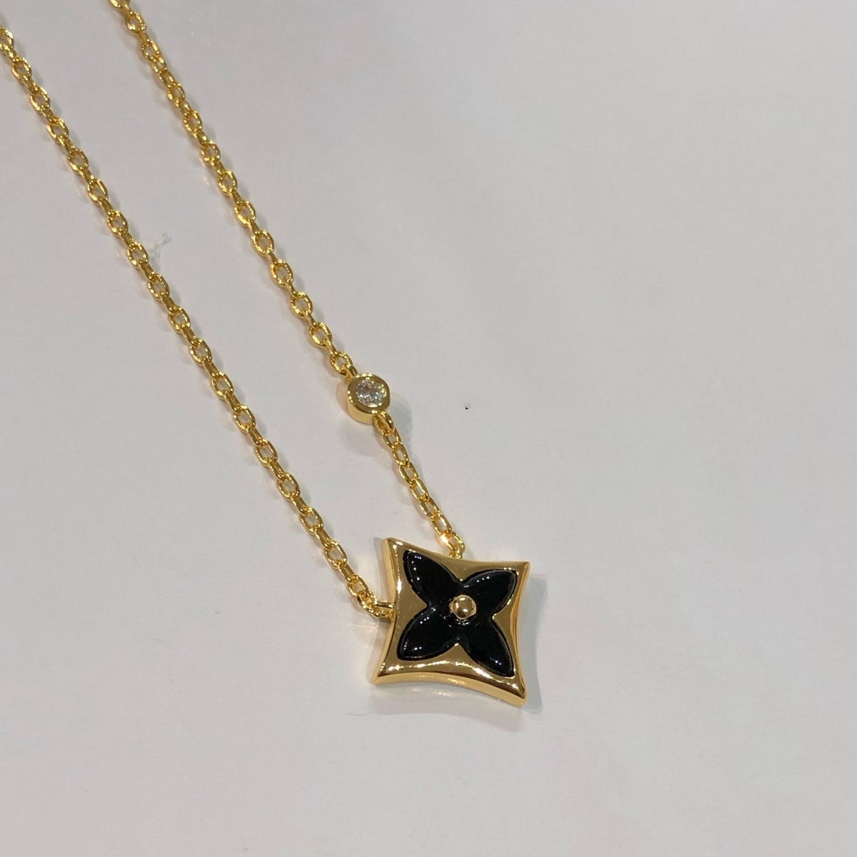 [Stellar Jewelry]STAR BLACK MOP NECKLACE