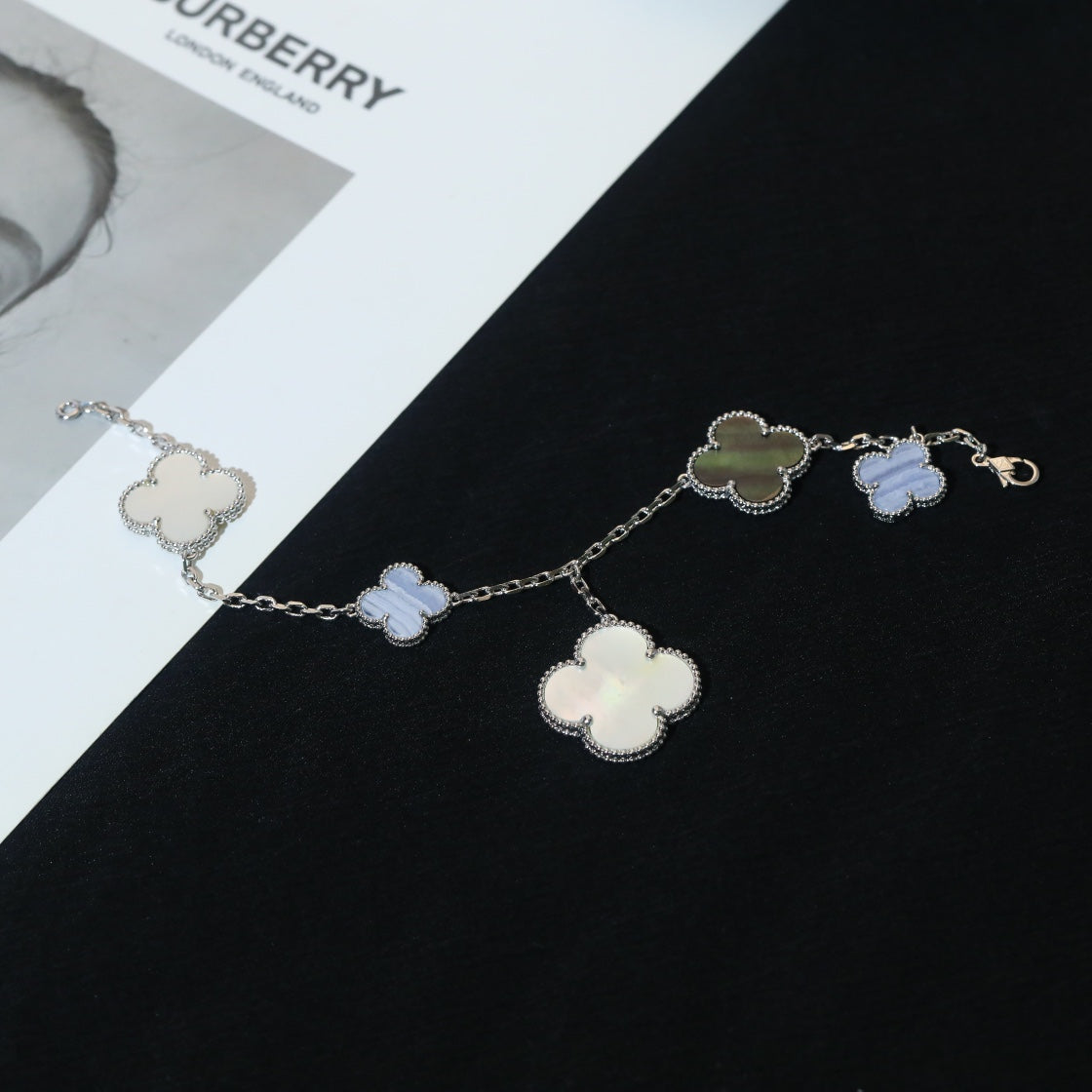 [Stellar Jewelry]CLOVER BRACELET 5 MOTIFS MOP CHALCEDONY SILVER