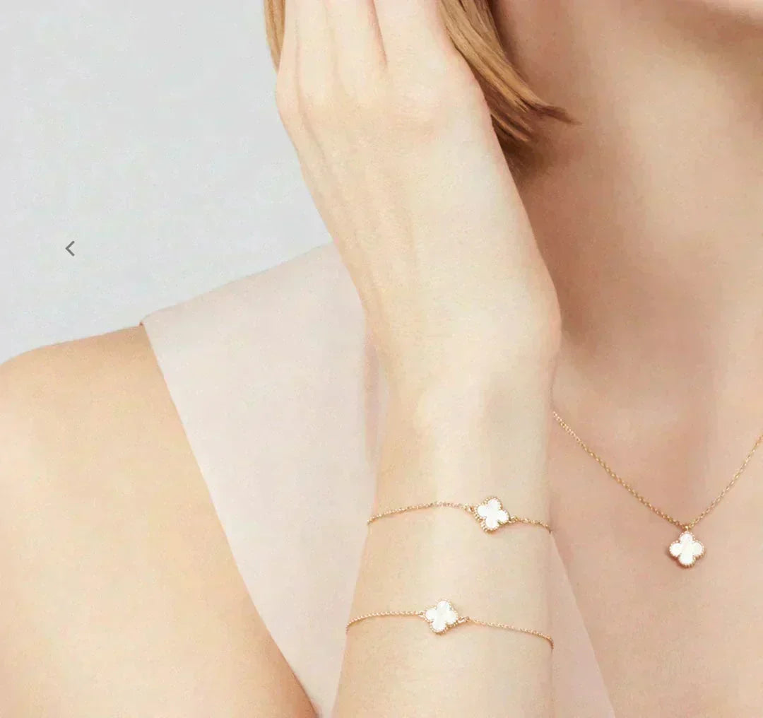 [Stellar Jewelry]CLOVER MINI 9.5MM WHITE MOTHER-OF-PEARL NECKLACE