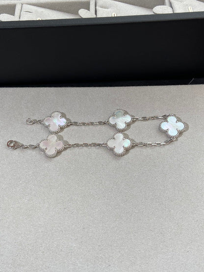 [Stellar Jewelry]CLOVER WHITE PEARL MOP 5 MOTIF BRACELET COLLECTION