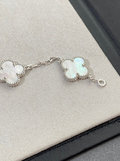 [Stellar Jewelry]CLOVER WHITE PEARL MOP 5 MOTIF BRACELET COLLECTION