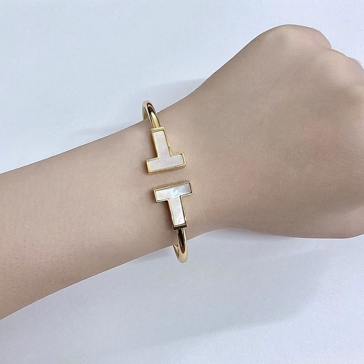 [Stellar jewels]T WIDE MOP OPEN BRACELET