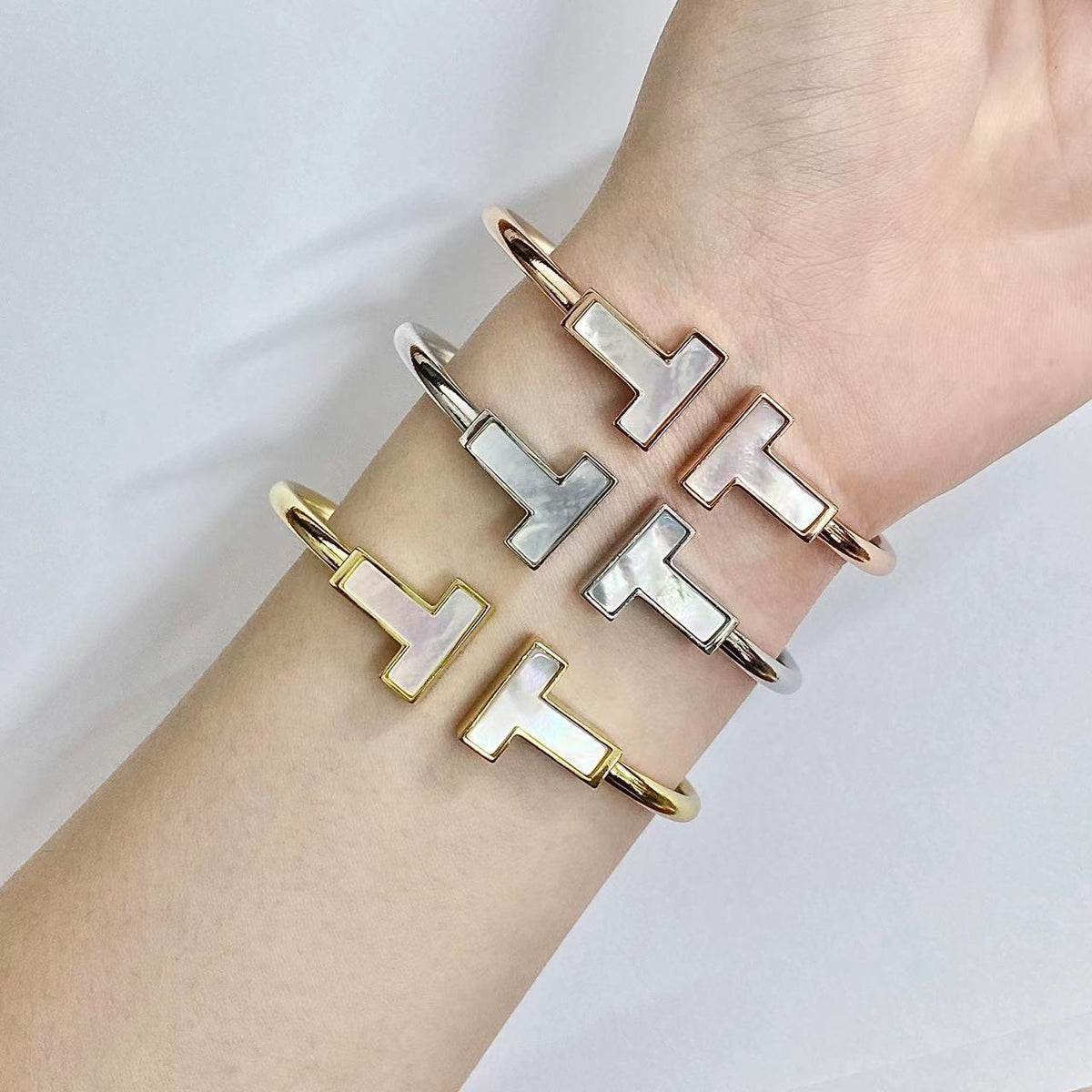 [Stellar jewels]T WIDE MOP OPEN BRACELET