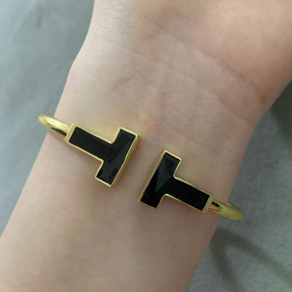[Stellar jewels]T WIDE ONYX OPEN BRACELET