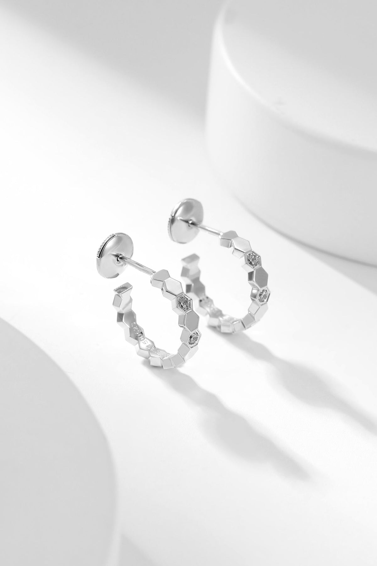 [Stellar Jewelry]BEE LOVE DIAMOND HOOP EARRINGS