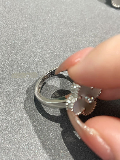 [Stellar Jewelry]CLOVER SILVER MOP DIAMOND RING