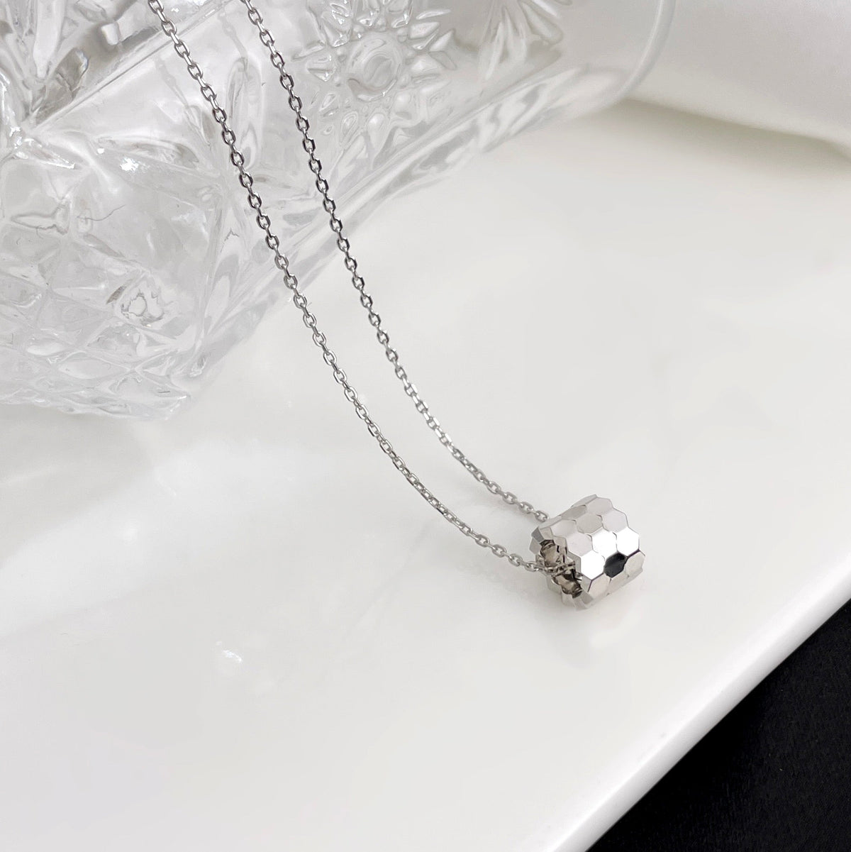 [Stellar Jewelry]BEE MINI NECKLACE