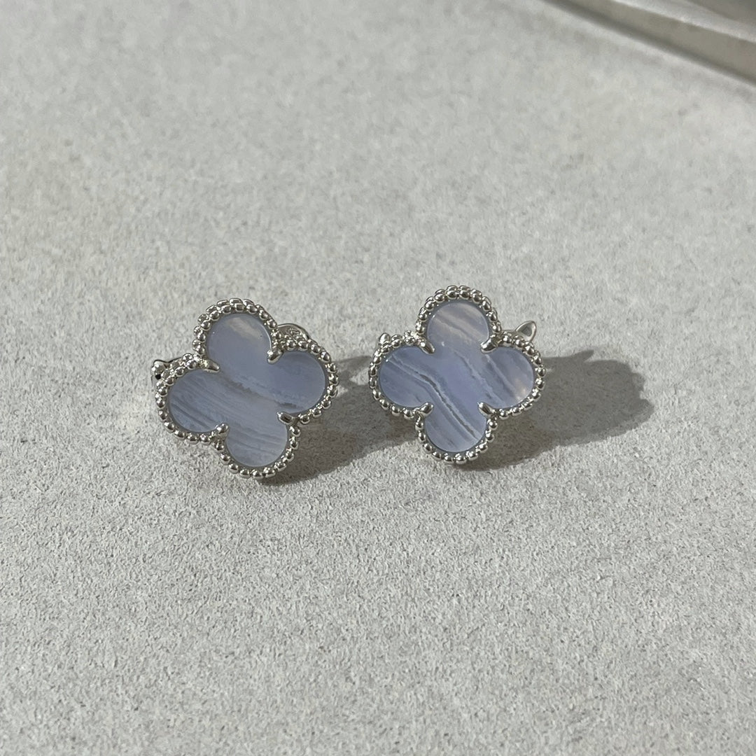[Stellar Jewelry]CLOVER CHALCEDONY SILVER STUD EARRINGS