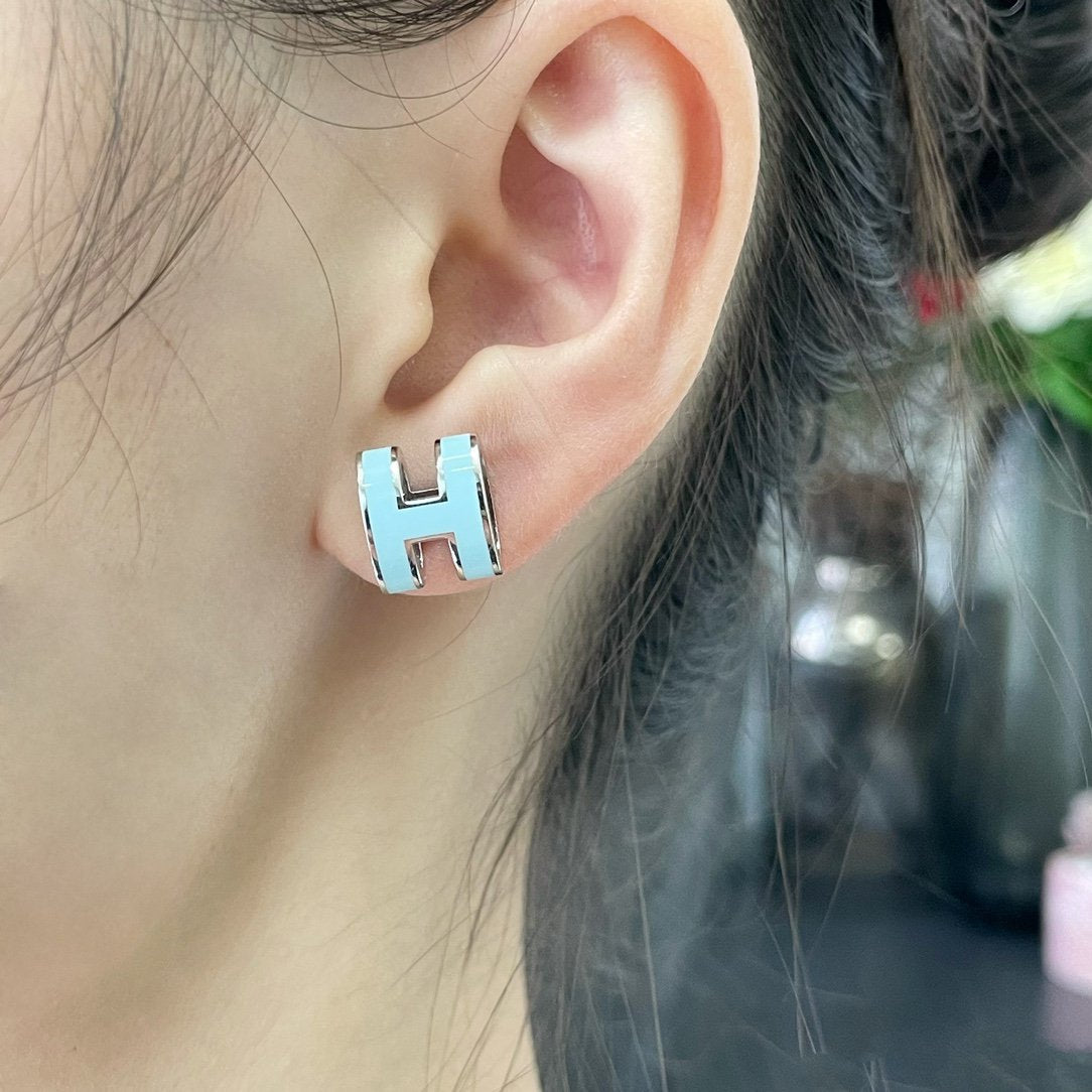 [Stellar Jewelry]POP H SKY BLUE STUD EARRINGS