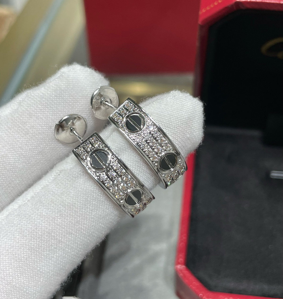 [Stellar Jewelry]LOVE CERAMIC DIAMOND PAVED SILVER EARRINGS