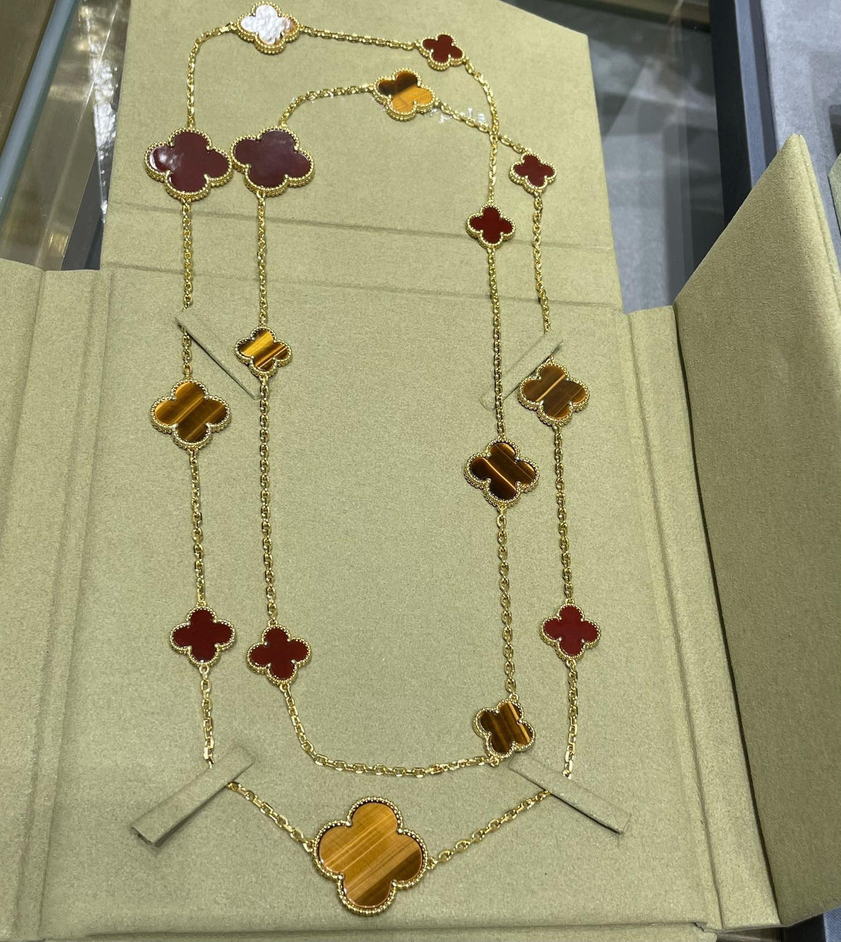 [Stellar Jewelry]CLOVER 16 MOTIF CARNELIAN TIGER EYE ROSE GOLD NECKLACE