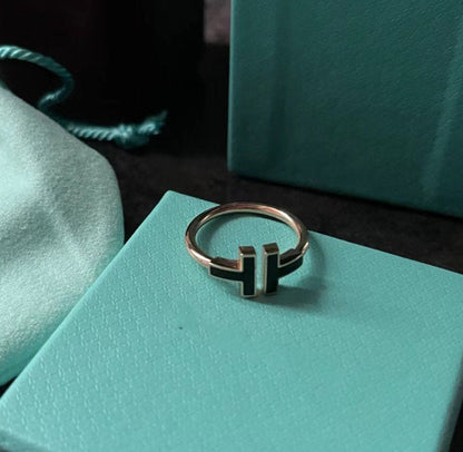 [Stellar jewels]T SMALL ONYX PINK GOLD RING