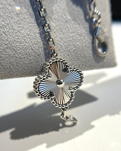 [Stellar Jewelry] CLOVER 5 MOTIF LASER BRACELET COLLECTION