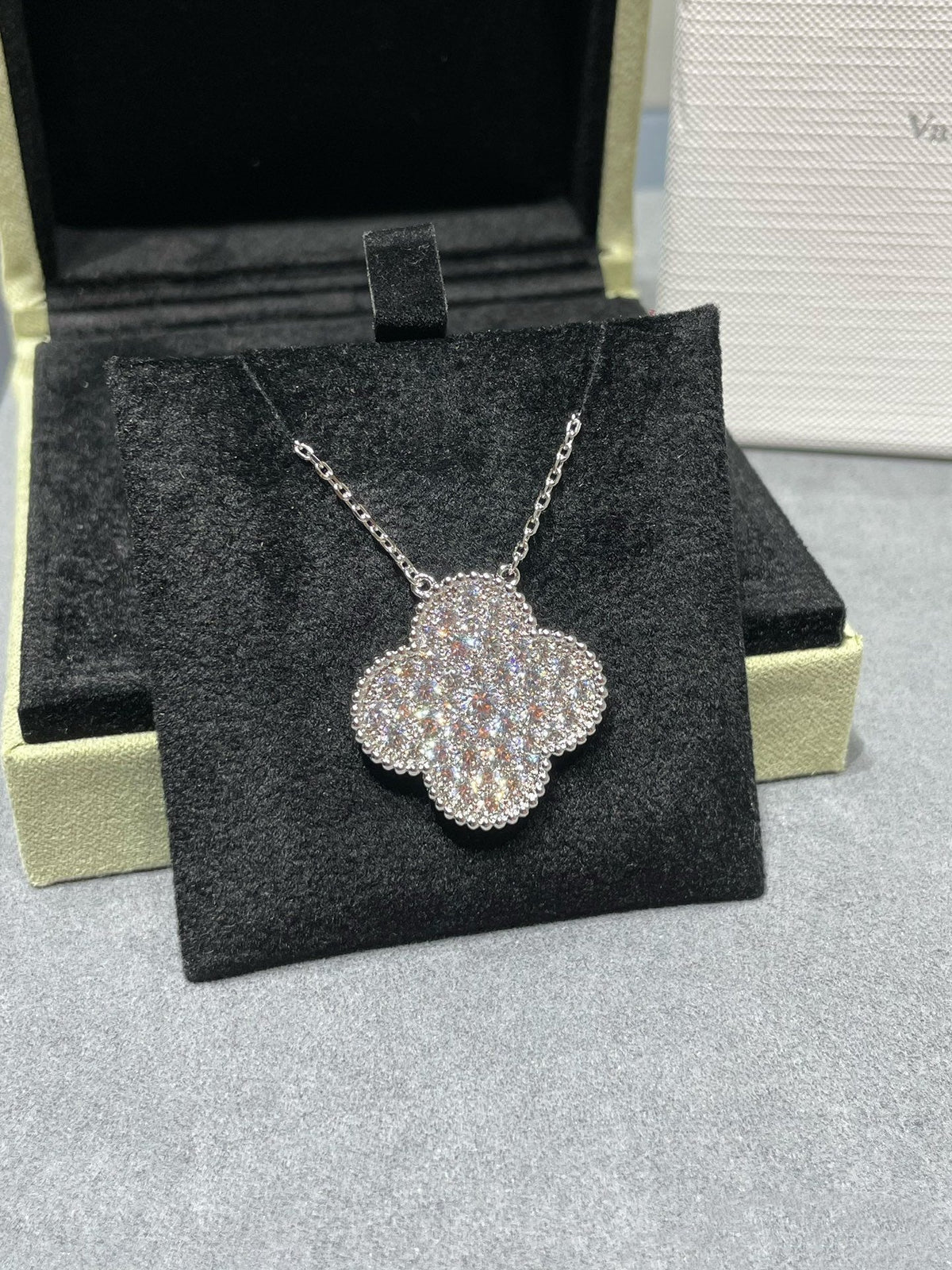 [Stellar Jewelry]CLOVER 25MM LARGE PENDANT DIAMOND PAVED SILVER NECKLACE