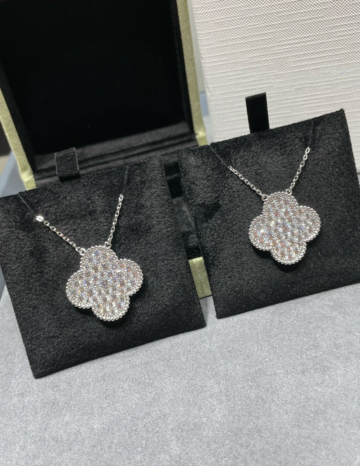 [Stellar Jewelry]CLOVER 25MM LARGE PENDANT DIAMOND PAVED SILVER NECKLACE