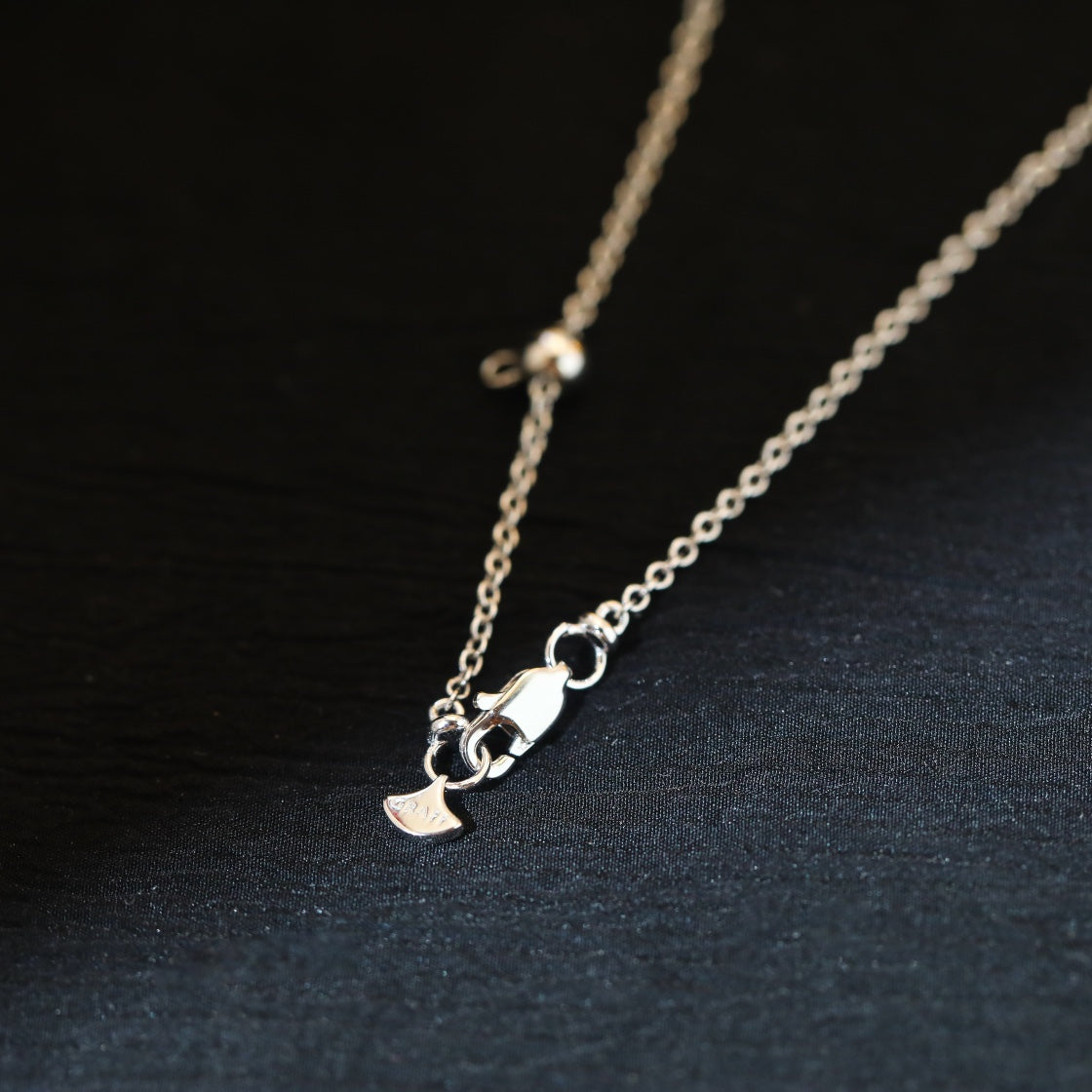 [Stellar jewels]]wild flower diamond line pendant
