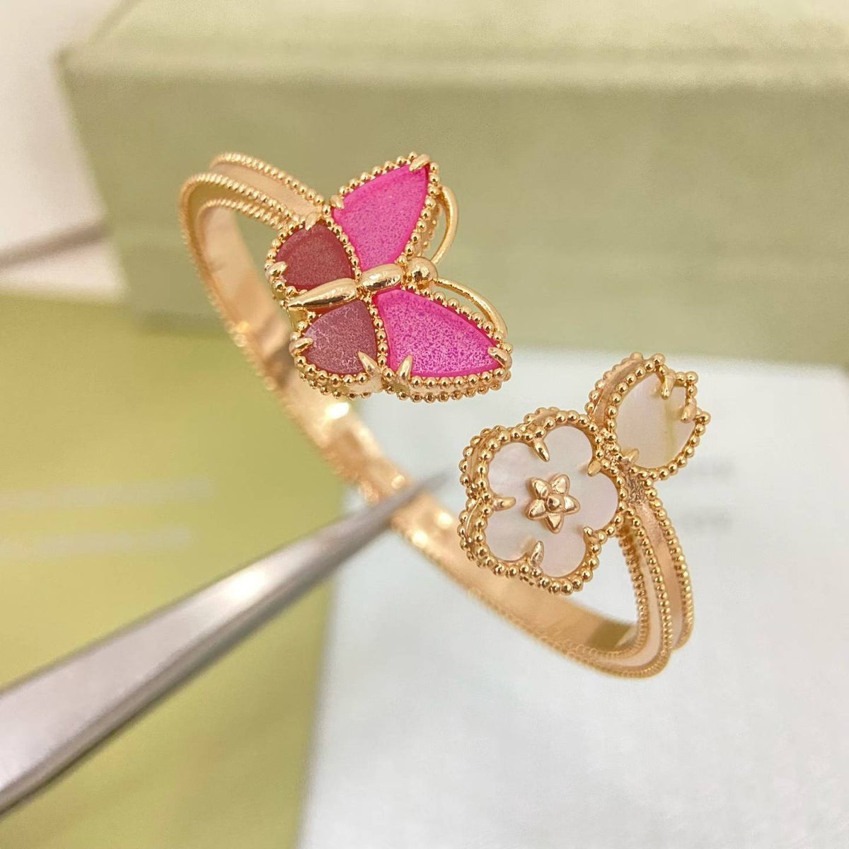 [Stellar  Jewelry]ROSE QUARTZ THREE‑IN‑ONE BUTTERFLY BRACELET