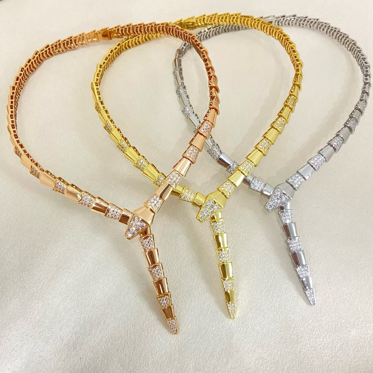 [Stellar  Jewelry]NEW WIDE BAND INLAID DIAMOND SNAKE NECKLACE