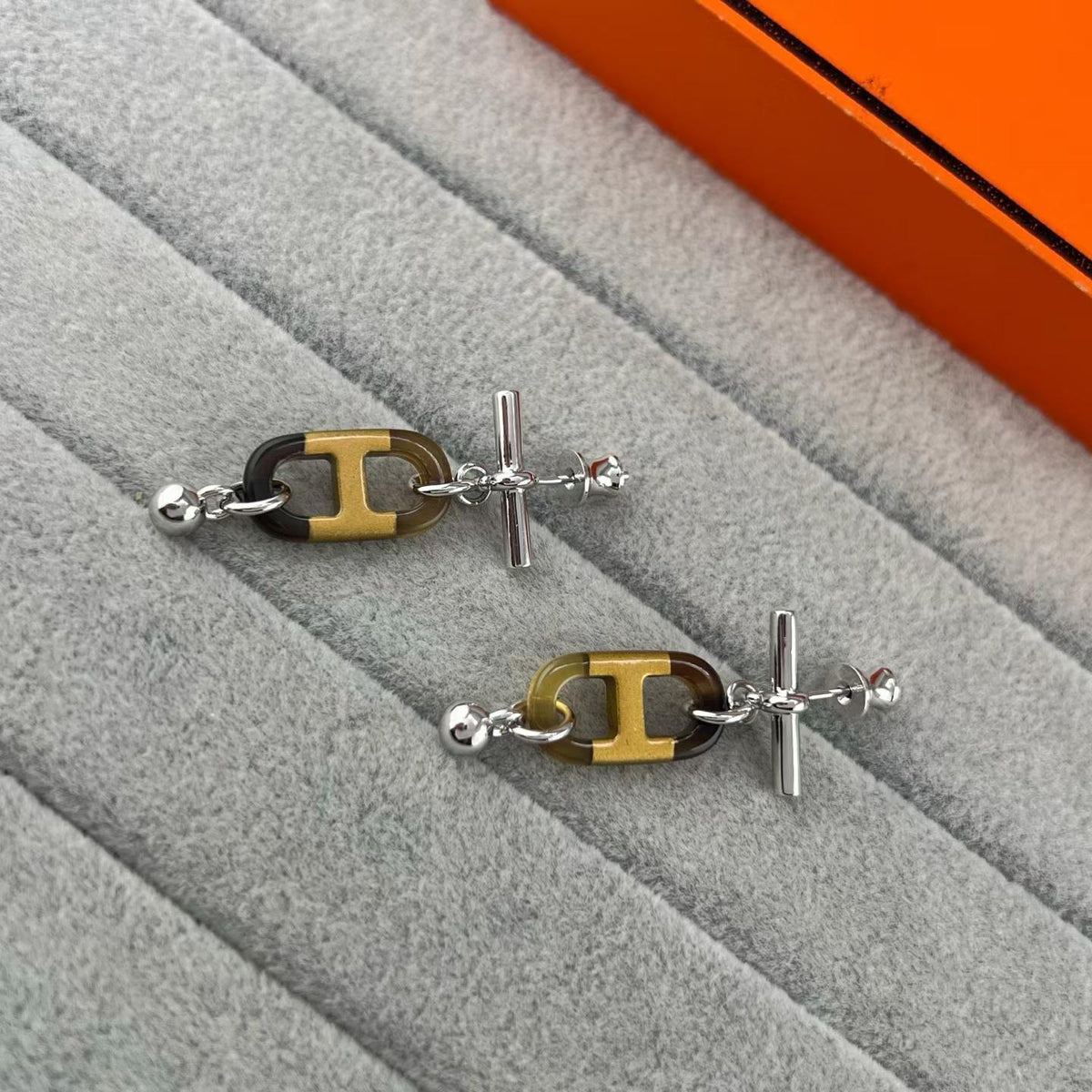 [Stellar Jewelry]H PIG NOSE EARRINGS