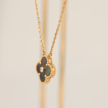 [Stellar Jewelry]CLOVER 15MM DIAMOND AND MOTHER-OF-GREY NECKLACE