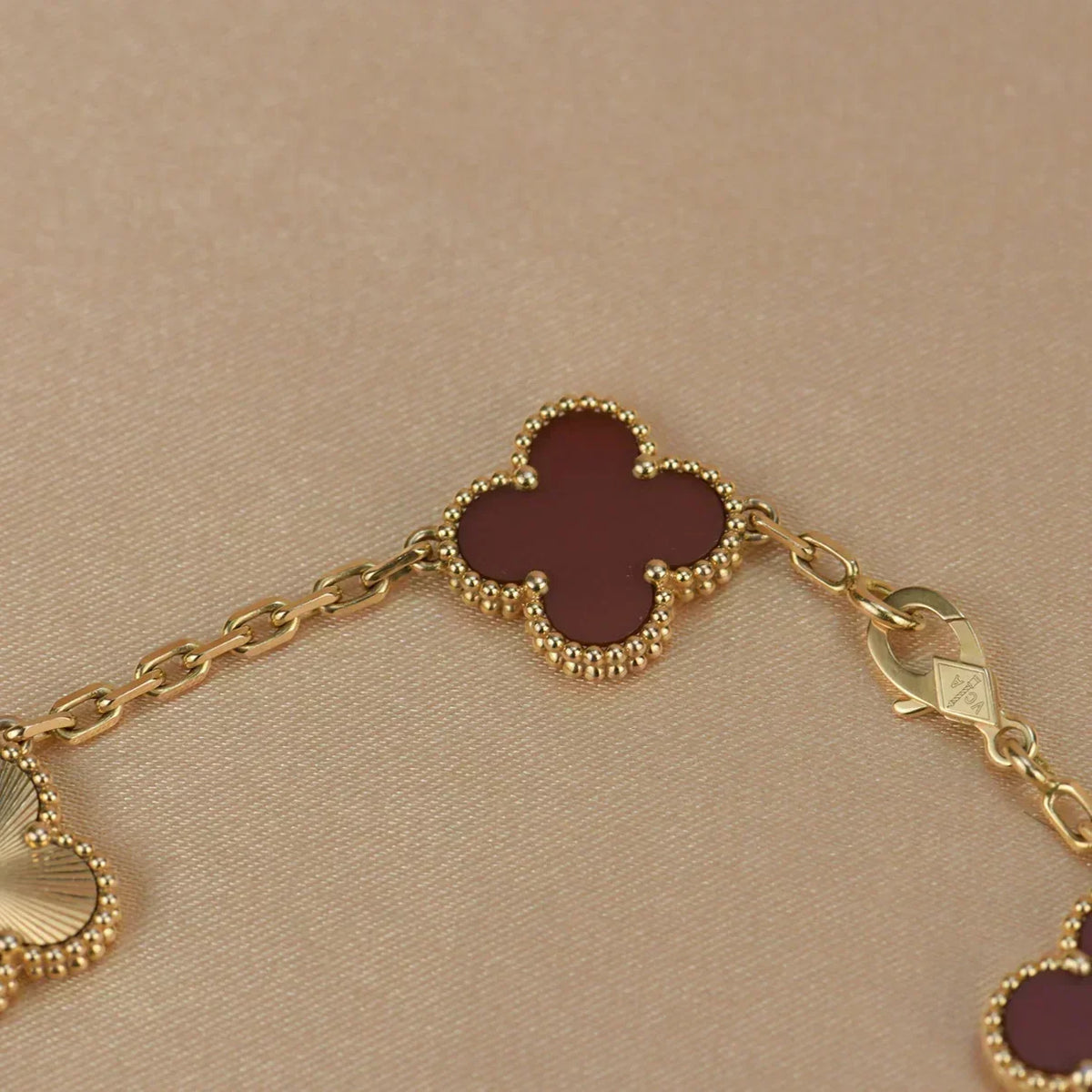 [Stellar Jewelry] CLOVER 5 MOTIF RED CORNELIAN BRACELET COLLECTION