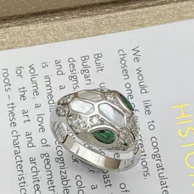 [Stellar Jewelry]BRAND NEW ASSORTED SNAKE HEAD MOTHER OF PEARL RINGS