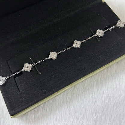 [Stellar Jewelry]CLOVER 6 MOTIF DIAMOND BRACELET