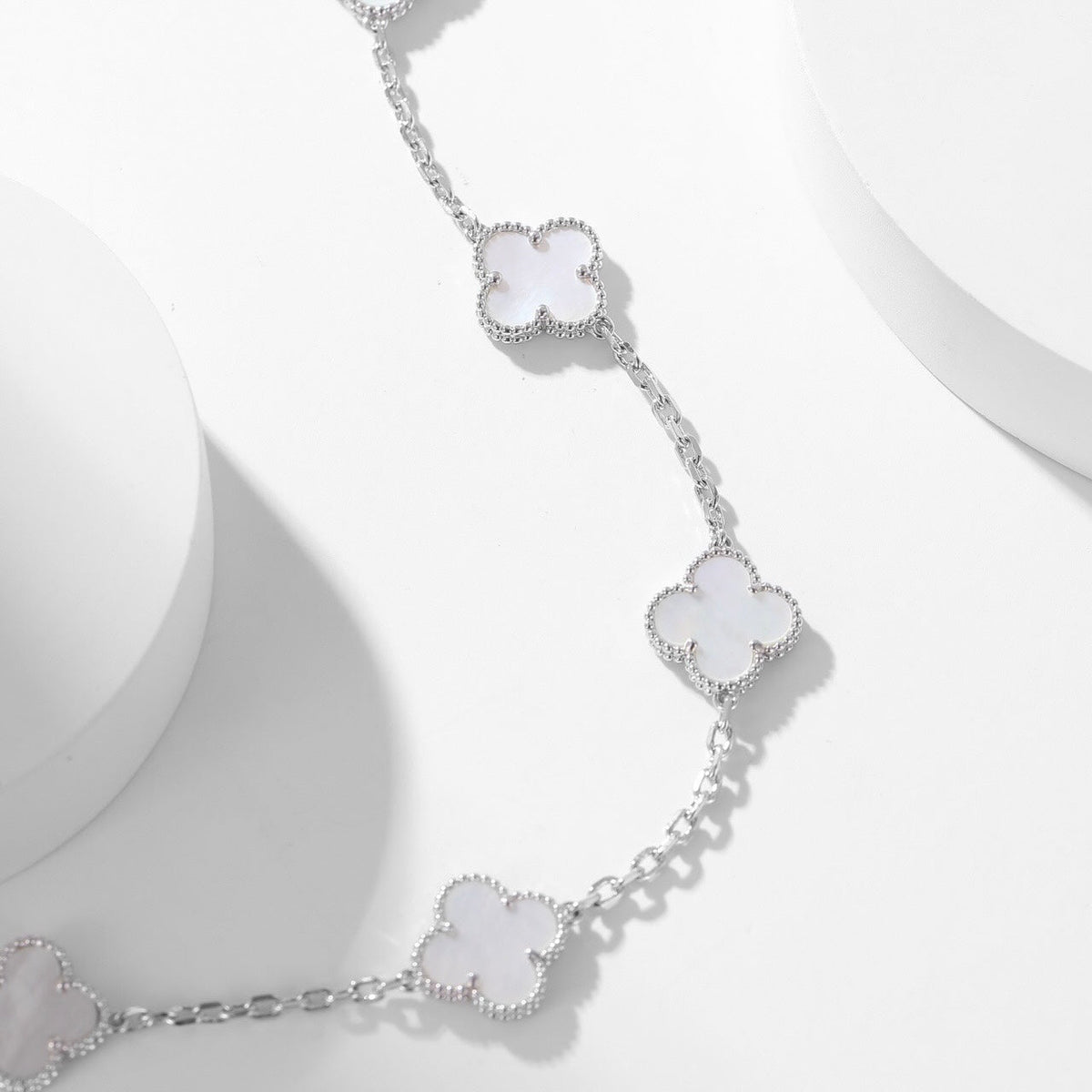[Stellar Jewelry]CLOVER 10 MOTIFS WHITE MOTHER OF PEARL NECKLACE