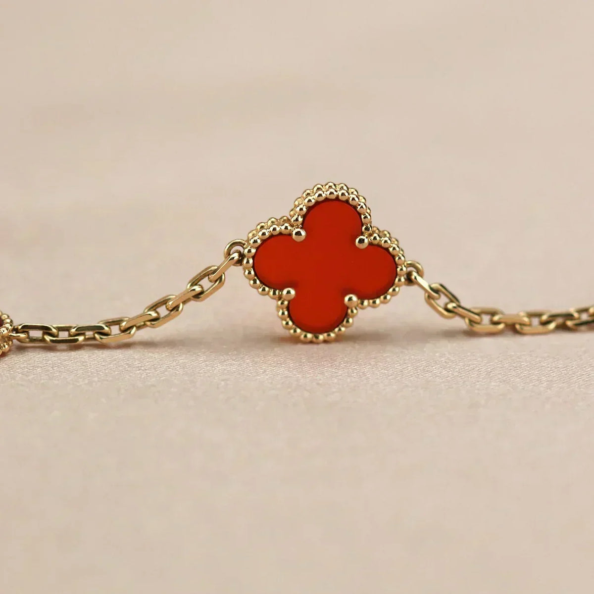 [Stellar Jewelry] CLOVER 5 MOTIF RED CORNELIAN BRACELET COLLECTION