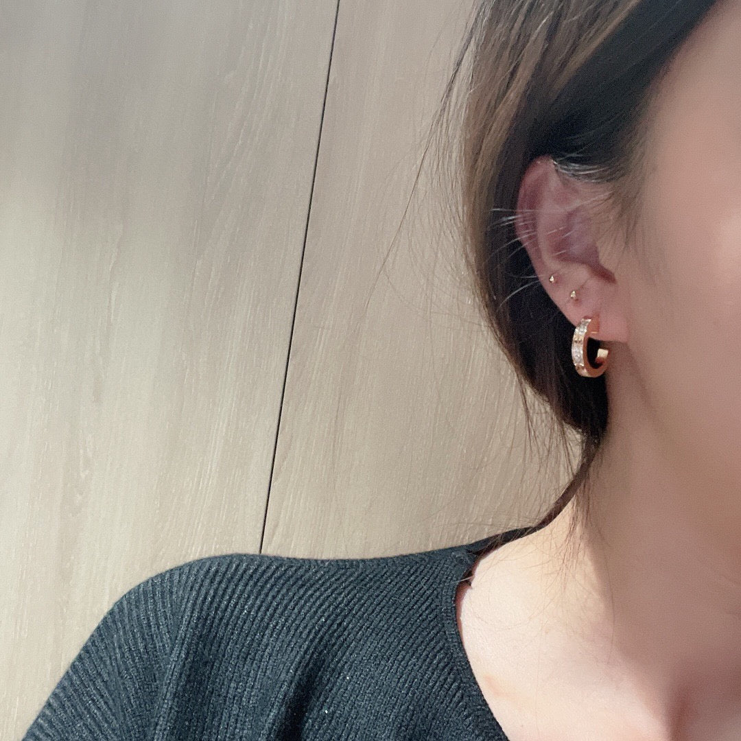 [Stellar Jewelry]LOVE 5.5MM DIAMOND PAVED EARRINGS