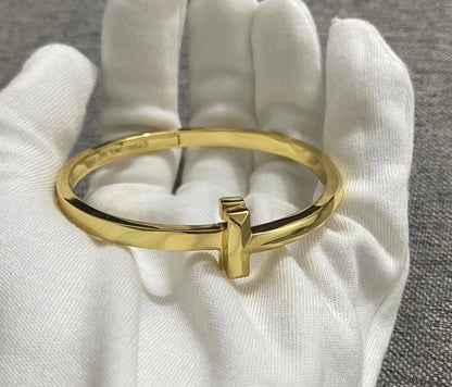 [Stellar jewels]T1 WIDE HINGED BANGLE BRACELET
