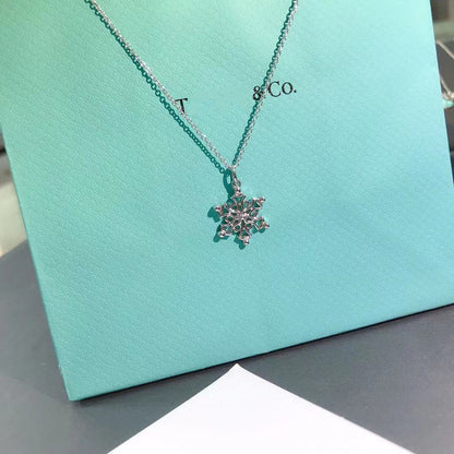 [Stellar jewels]STERLING SILVER SNOWFLAKE PENDANT NECKLACE