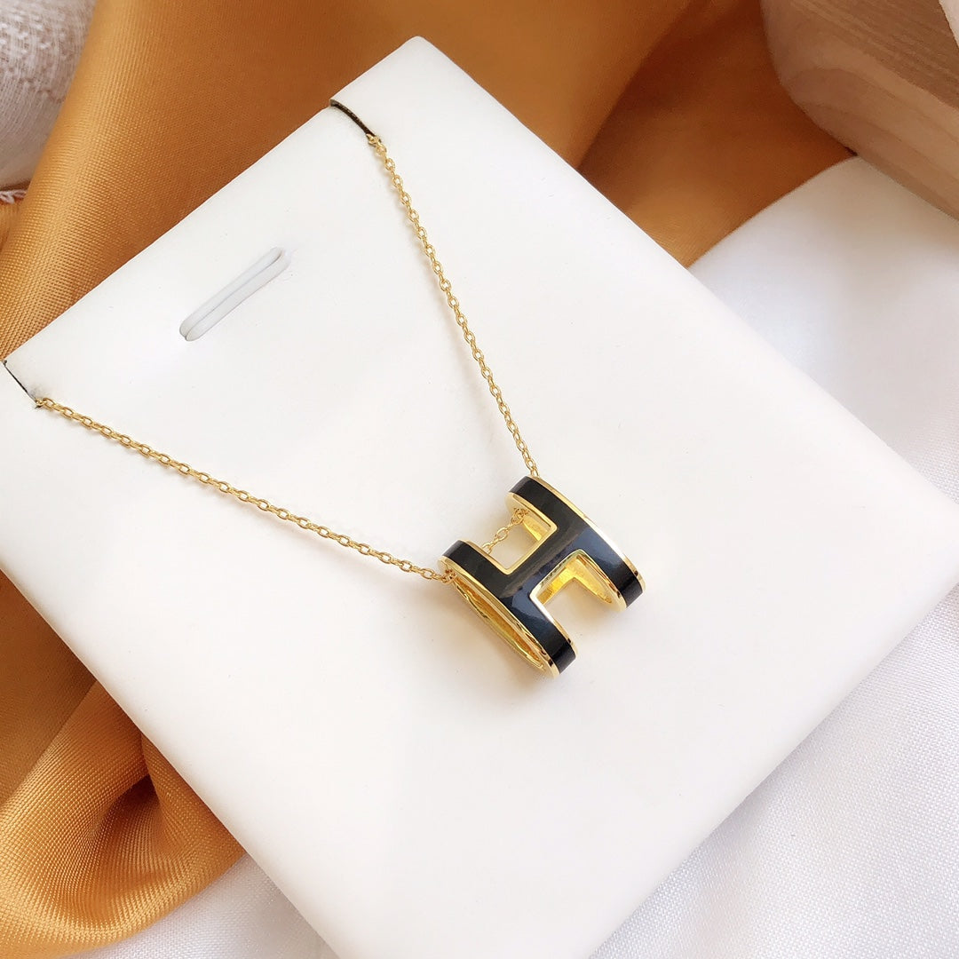 [Stellar Jewelry]HM CLIC BLACK ENAMEL GOLD NECKLACE