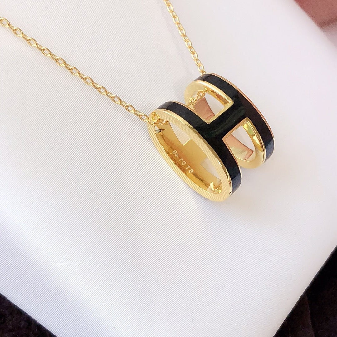 [Stellar Jewelry]HM CLIC BLACK ENAMEL GOLD NECKLACE