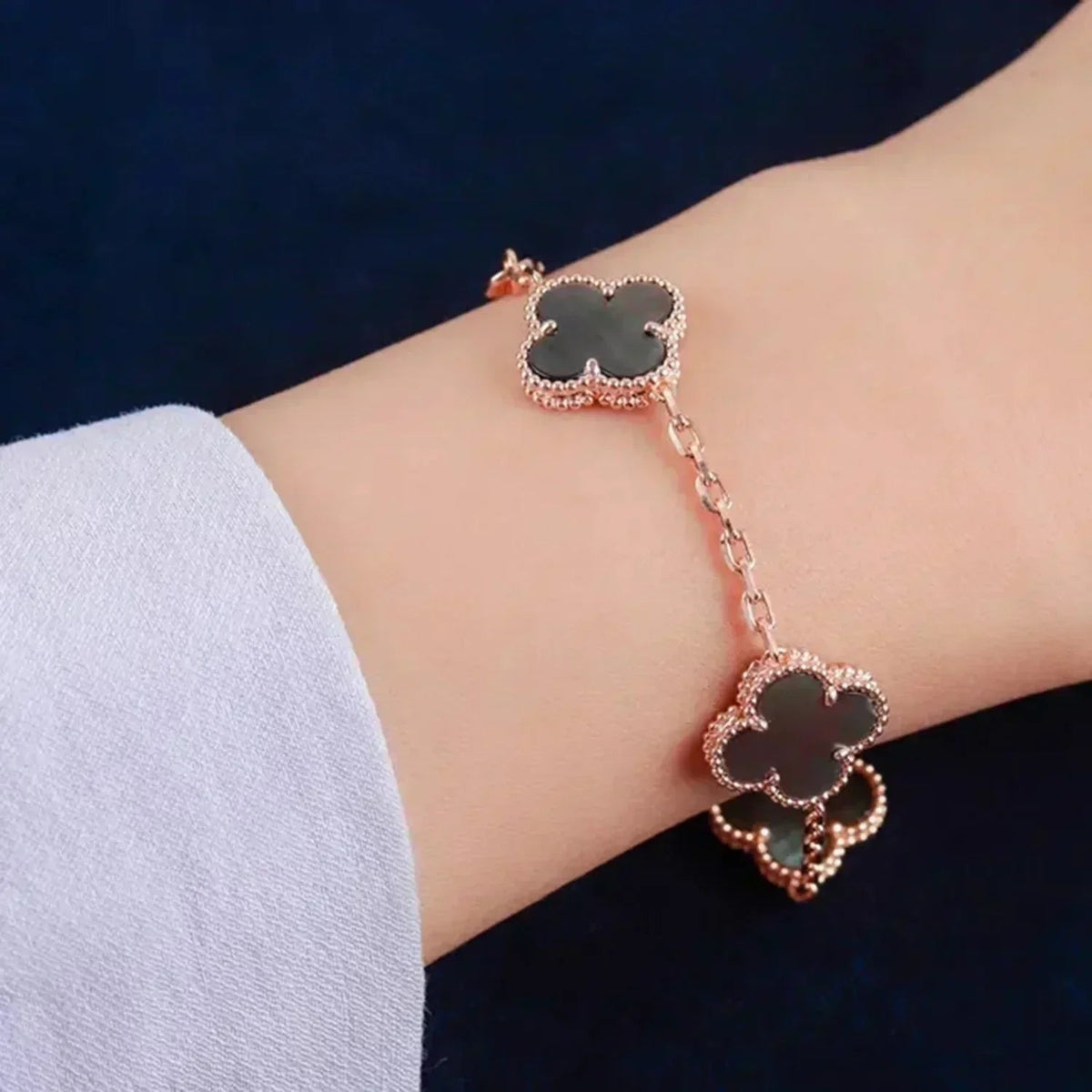 [Stellar Jewelry] CLOVER 5 MOTIF GRAY MOP BRACELET COLLECTION