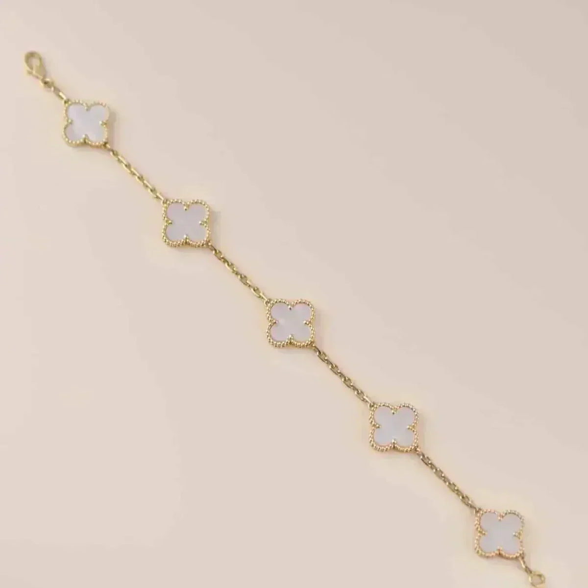 [Stellar Jewelry]CLOVER WHITE PEARL MOP 5 MOTIF BRACELET COLLECTION