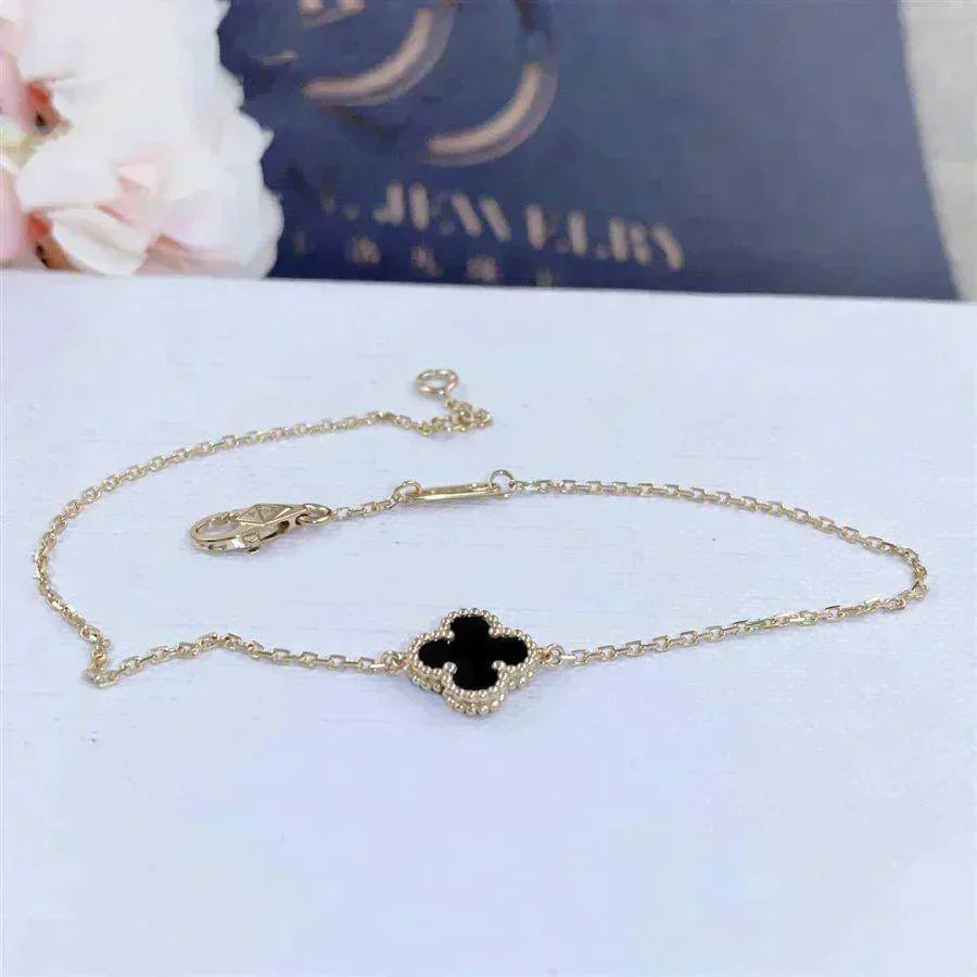 [Stellar Jewelry]CLOVER ONYX SINGLE FLOWER BRACELET