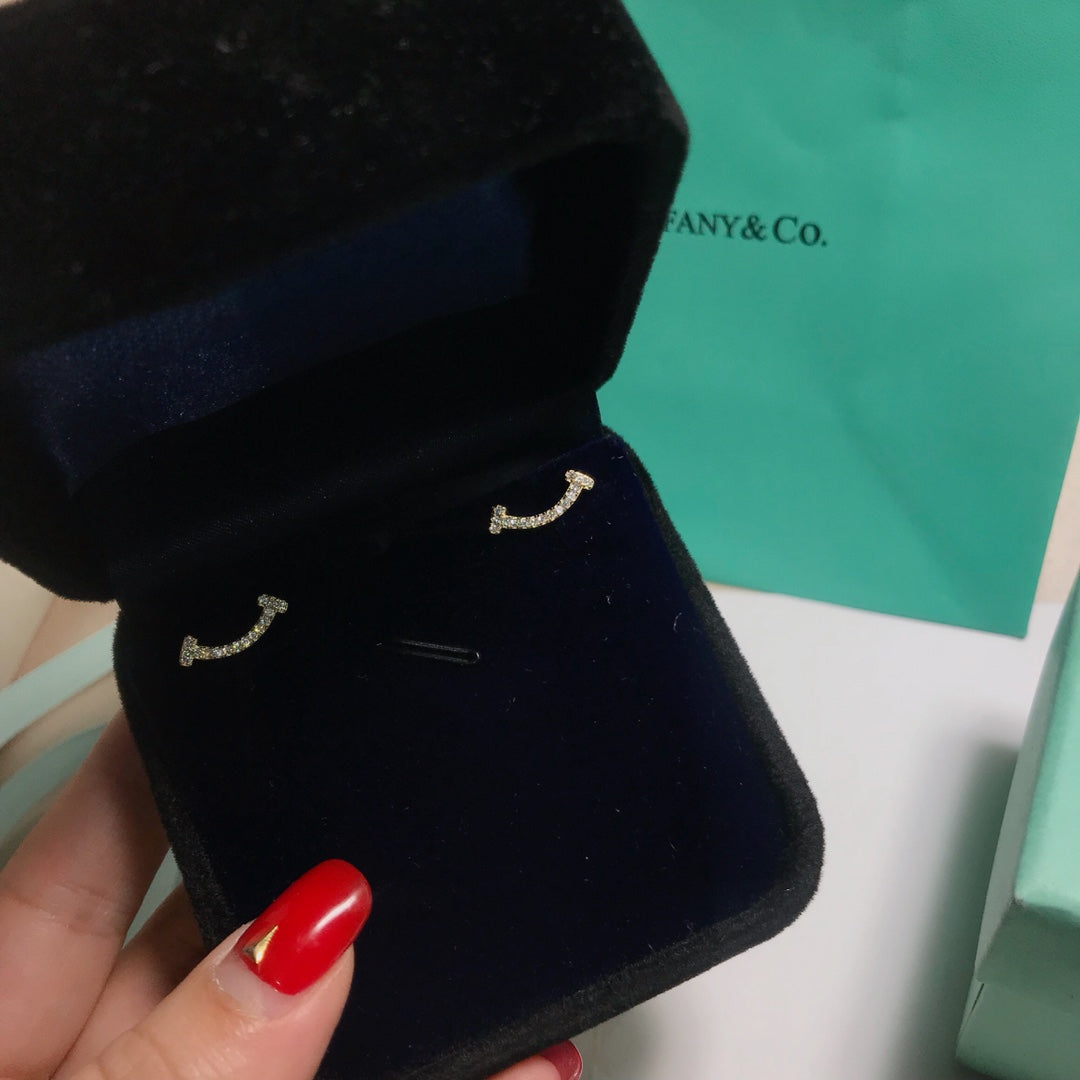 [Stellar jewels]SMILE DIAMOND EARRINGS