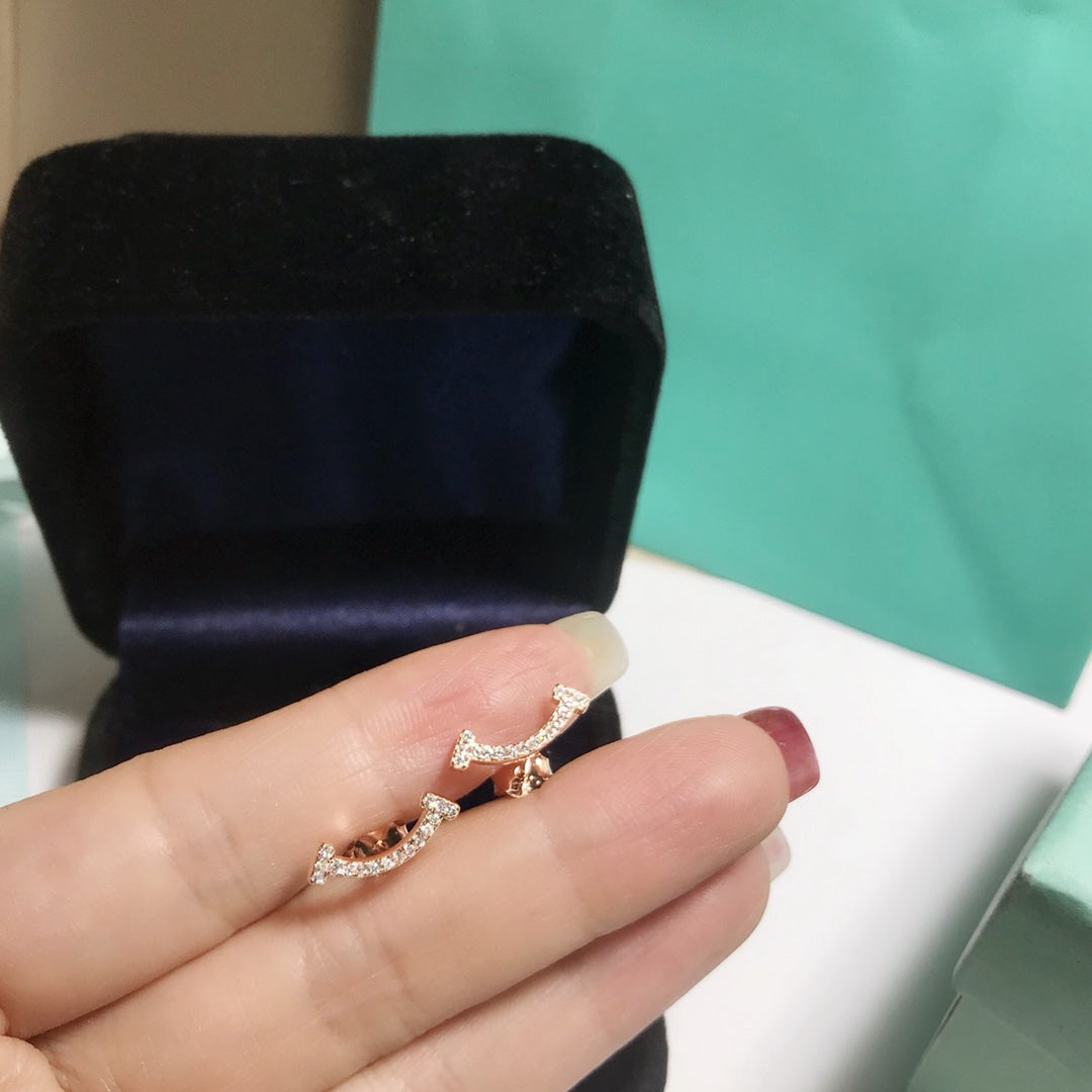 [Stellar jewels]SMILE DIAMOND EARRINGS
